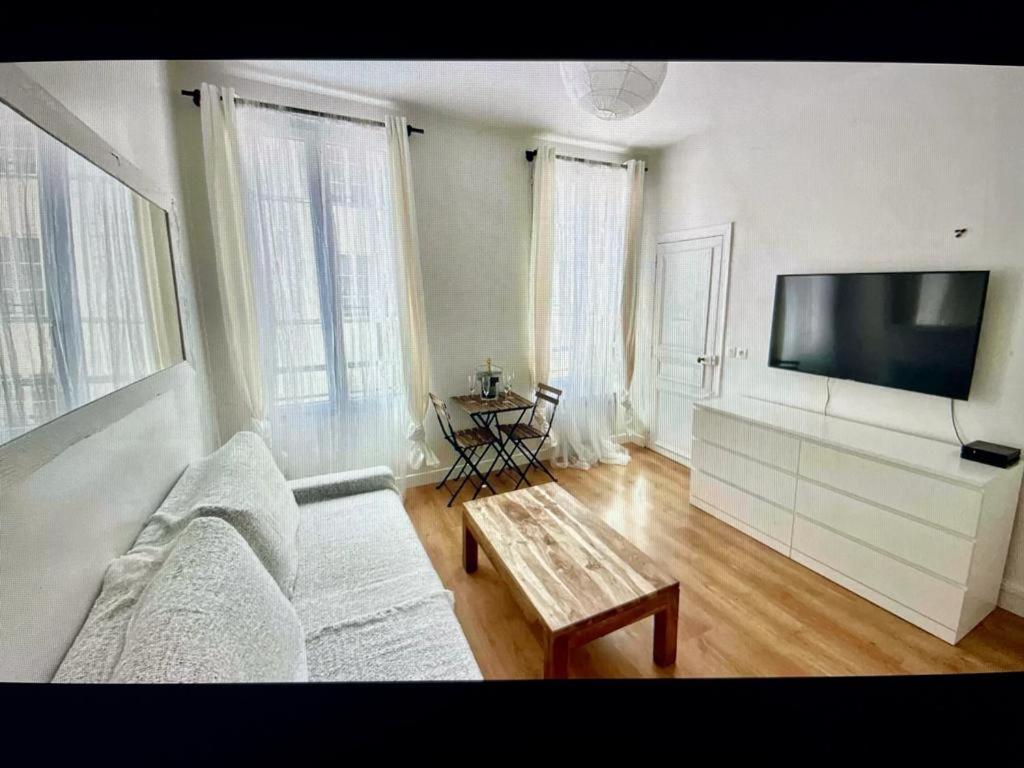 Cute One Bedroom In Le Marais Paryż Zewnętrze zdjęcie