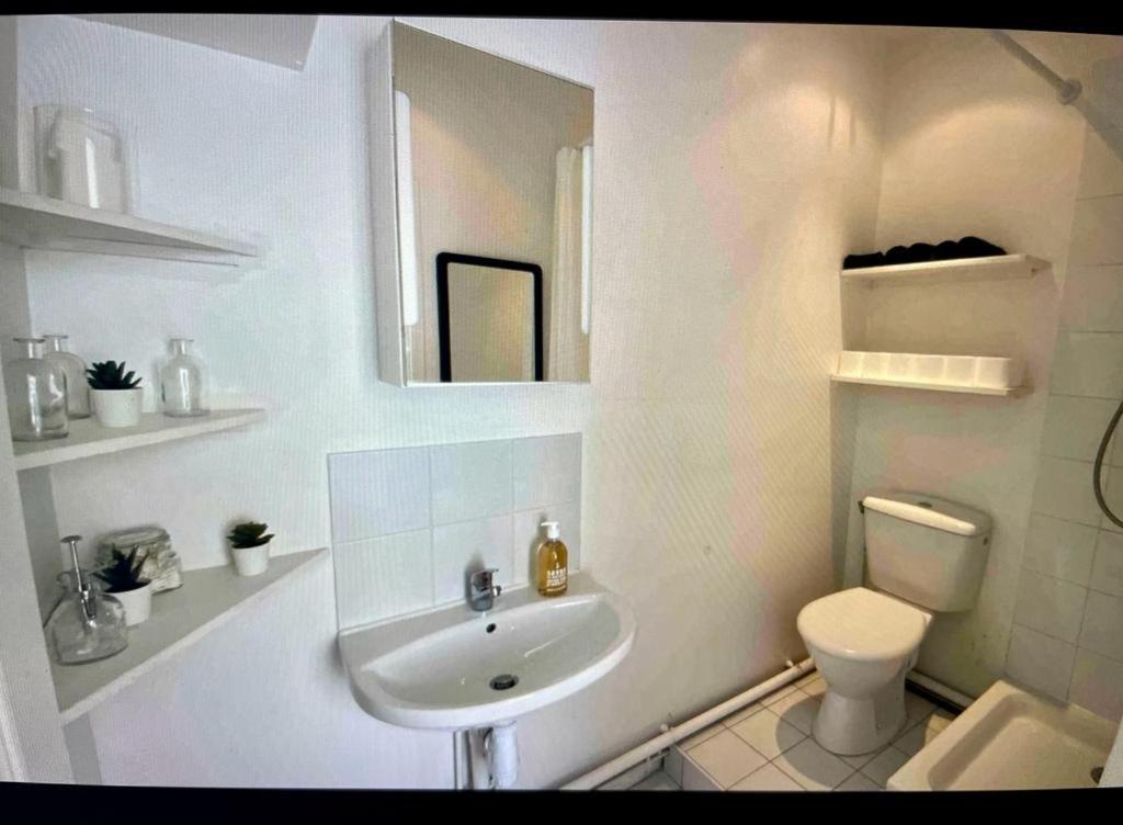 Cute One Bedroom In Le Marais Paryż Zewnętrze zdjęcie